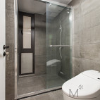 现代风格灰调浴室设计图