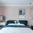 墨绿+脏粉色系卧室设计图
