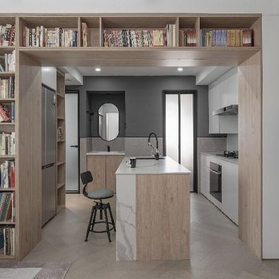 90㎡公寓，两面书墙造出家庭“图书馆”！