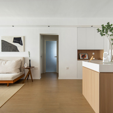 原木色+大白墙，打造简单温馨的住宅。_1665641436_4779736